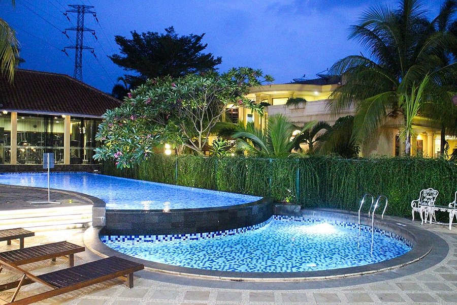 1. JHL Solitaire, 2. Atria Gading Serpong, 3. Novotel Tangerang, 4. Mercure Serpong, 5. Mercure BSD City, 6. Aryaduta Lippo Village, 7. Narita Hotel, 8. Grand Soll Marina, 9. Soll Marina, 10. FM7 Resort