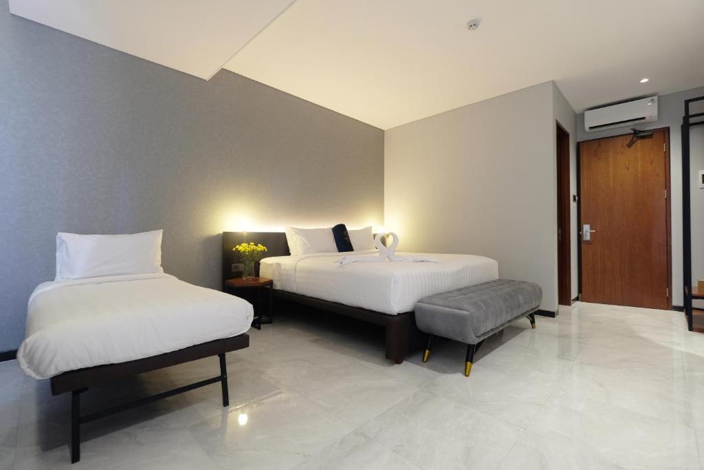 Lokasi Dimana, Tentang Hotel, Daftar Harga Kamar , Banyak Promo Menarik, Cara Booking Bagaimana?, Fasilitas dan Layanan, Tempat Terkenal Dekat Hotel 