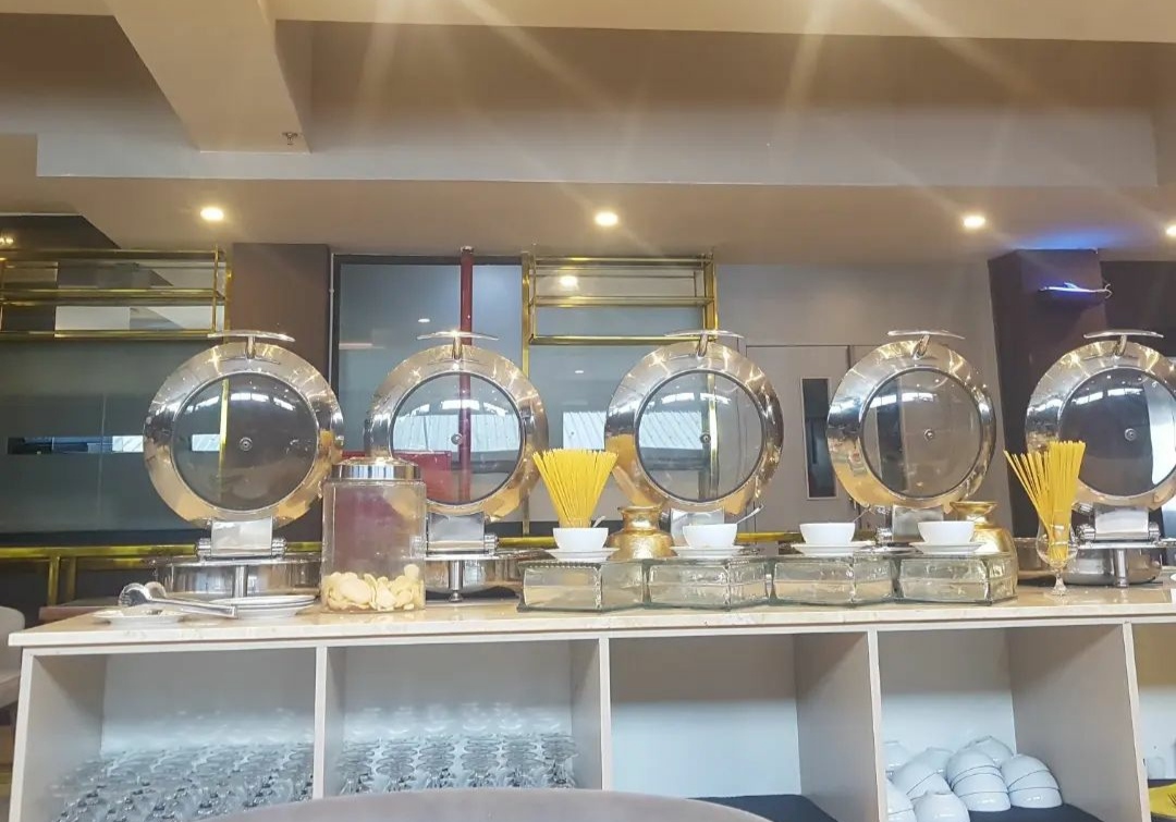 Lokasi Yang Strategis, Deskripsi Singkat , Tarif Sewa Kamar , Fasilitas Sangat Lengkap, Nikmati Sky Lounge, Penting Untuk Kamu Tahu, Aktivitas Menarik, Objek Wisata Terdekat