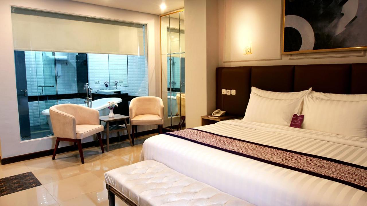 Lokasi Yang Strategis, Deskripsi Singkat , Tarif Sewa Kamar , Fasilitas Sangat Lengkap, Nikmati Sky Lounge, Penting Untuk Kamu Tahu, Aktivitas Menarik, Objek Wisata Terdekat
