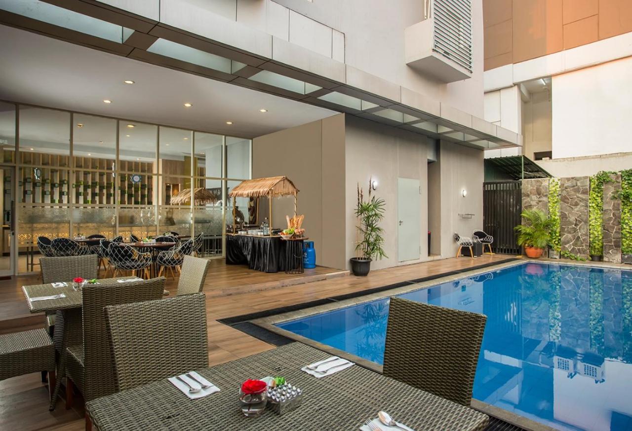 Lokasi Dimana, Riview Singkat , Daftar Harga Kamar , Fasilitas Yang Ada , Penawaran Menarik , Kebijakan Yang Diperhatikan, Tempat Populer Terdekat