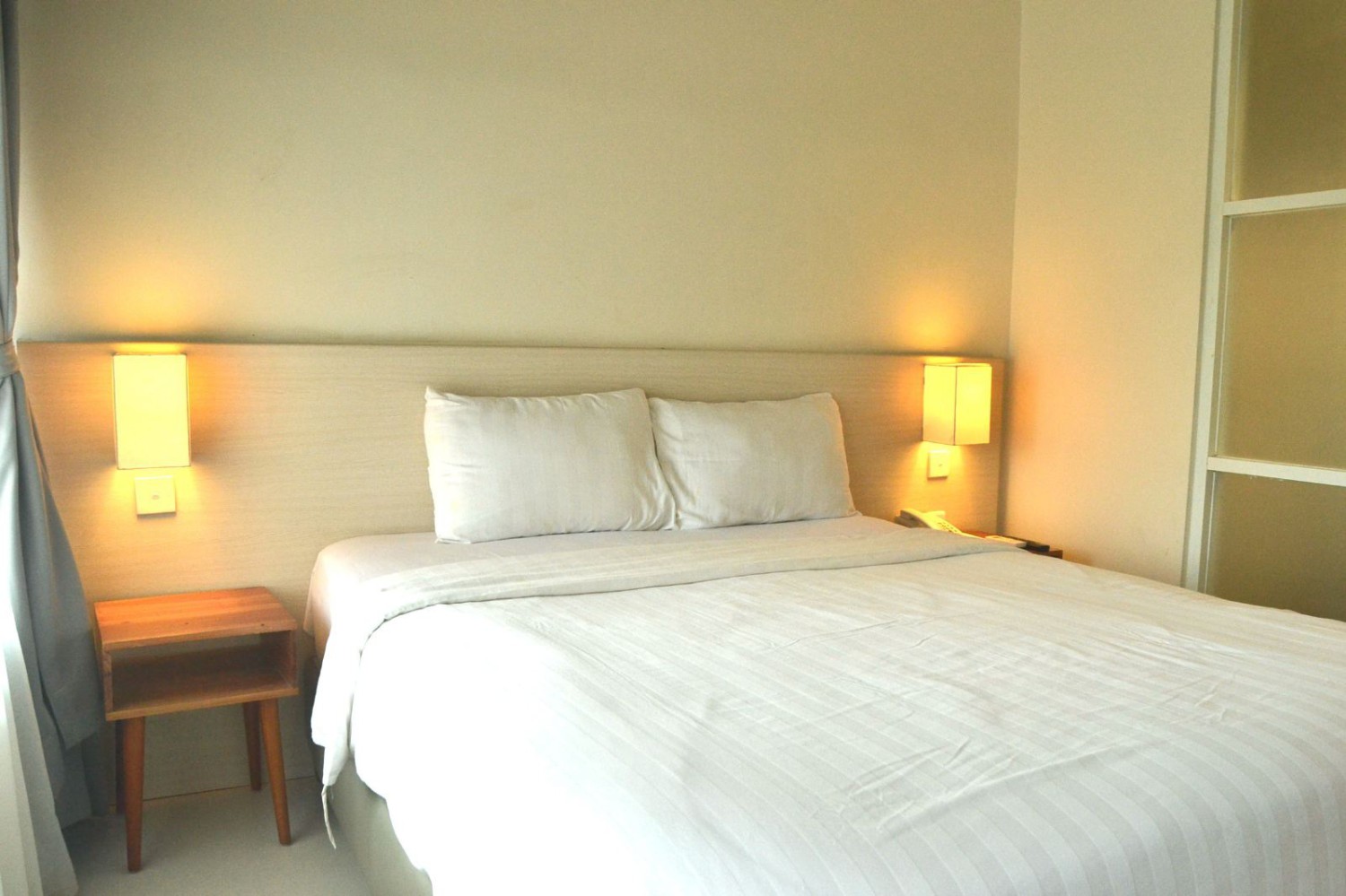 Review Singkat, Lokasi Dimana, Daftar Harga Kamar, Cara Booking Kamar, Fasilitas Hotel , Spot Populer Terdekat 