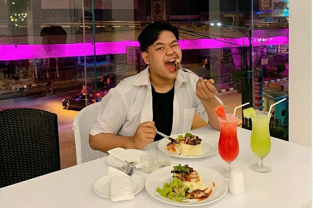 Review Singkat , Daftar Harga Kamar, Daftar Menu Makanan, Fasilitas Yang Mumpuni, Landmark Terkenal di Sekitar, Objek Terkenal Terdekat 