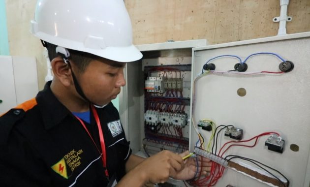 1. Arya Teknik 77, 2. Tukang Listrik Bandung, 3. Najju Teknik, 4. Sugema Teknik, 5. Tukang Listrik MEP, 6. Jasa Listrik Instalasi Ajang , 7. CV. General Teknik, 8. PD Surya Kencana, 9. CV. Heksa Tehnik, 10. PT. Kembar Abadi Prima