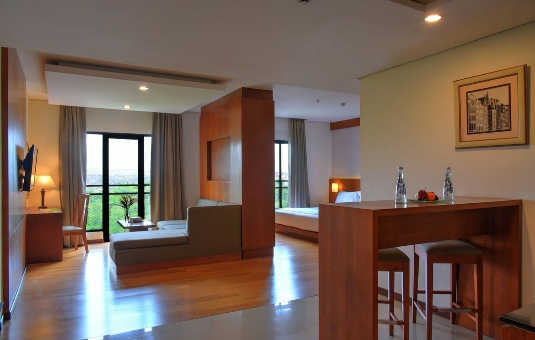 Lokasi Hotel, Review Hotel, Daftar Harga Kamar, Fasilitas Pendukung, Pemesanan Kamar, Spot Menarik Disekitar
