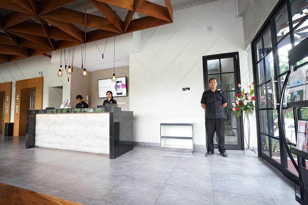Alamat Cleo Hotel, Sekilas Review, Daftar Tarif Kamar, Fasilitas Yang Ada , Harga Ruang Bisnis , Tempat Populer Disekitar