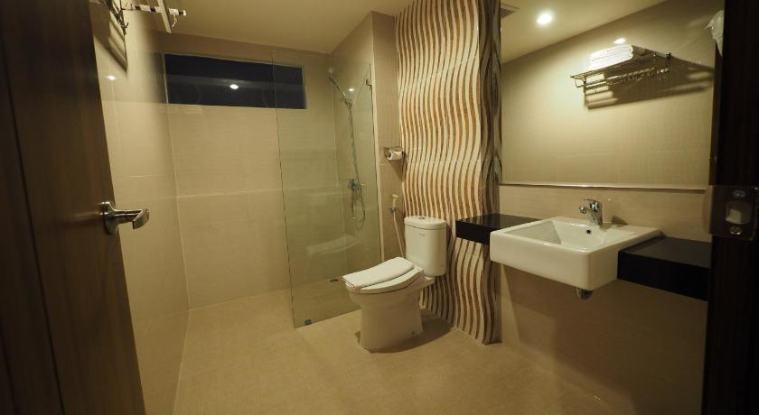 Alamat Lengkap, Tentang Hotel , Tarif Kamar, Fasilitas dan Layanan, Spot Populer