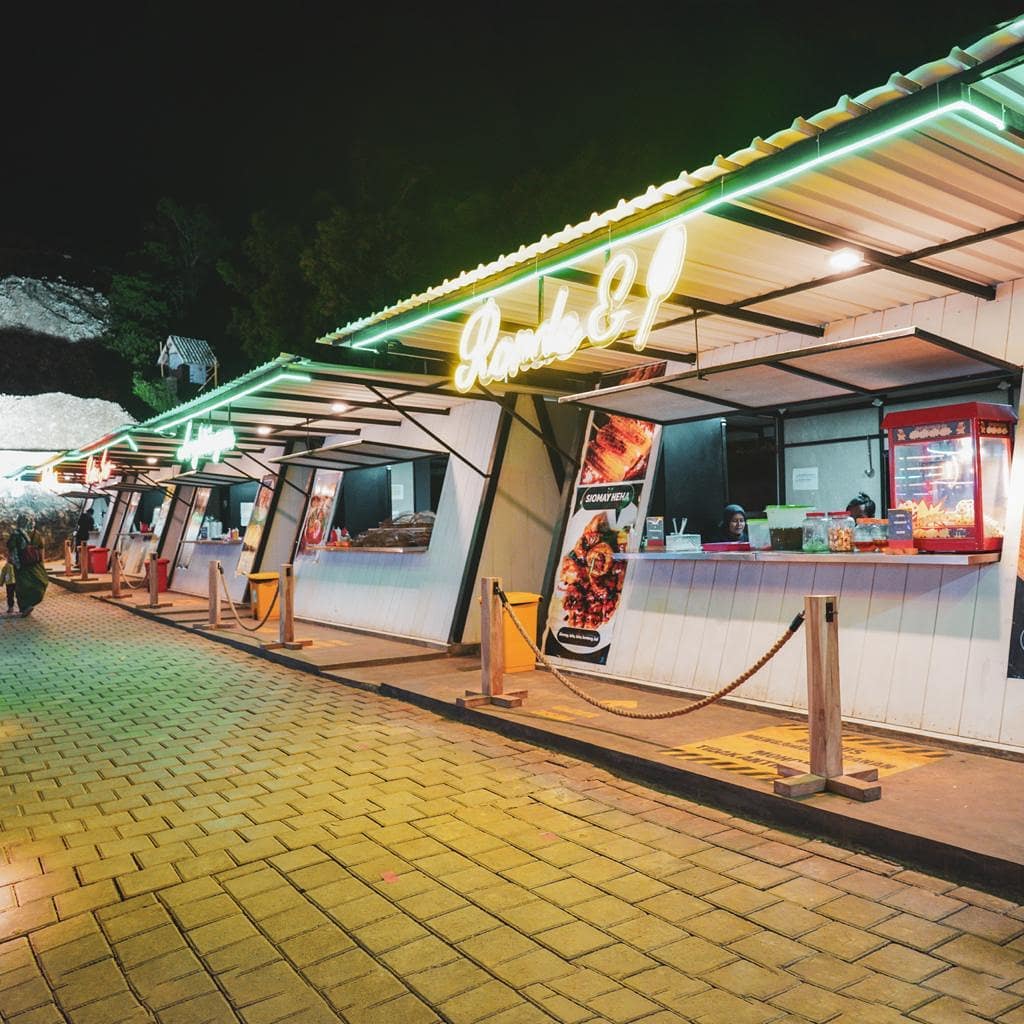 Review Singkat, Daftar Harga Kamar, Harga Menu Makanan, Fasilitas Yang Ada, Rute Menuju Lokasi, Tempat Terkenal di Sekitar