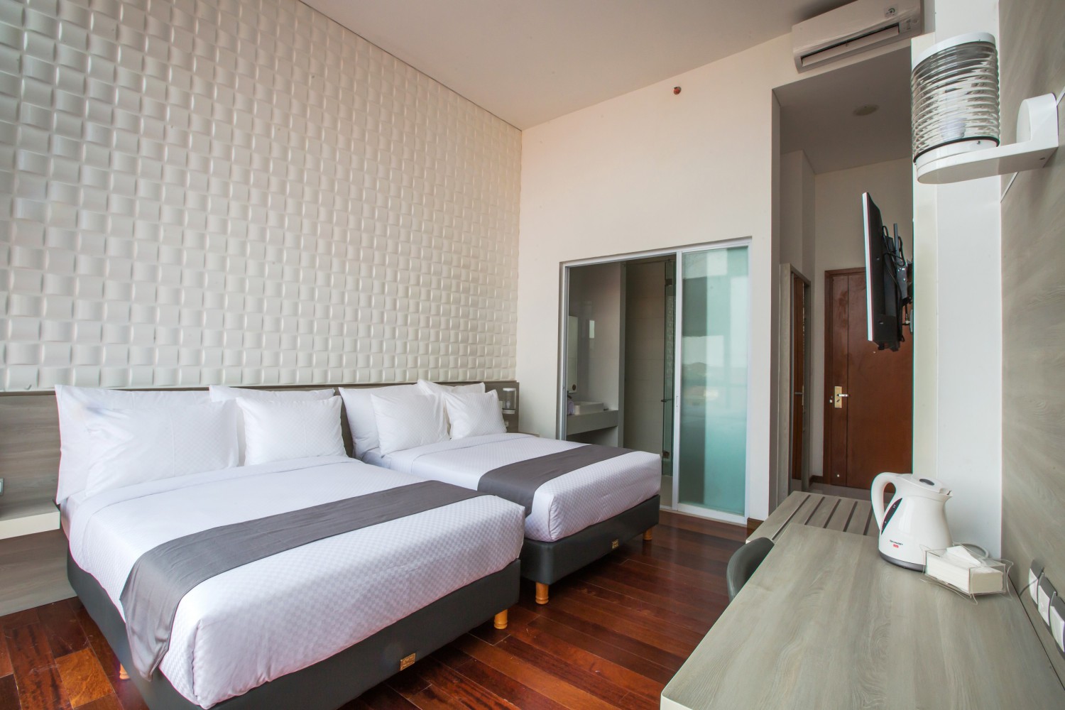 Alamat Hotel , Tentang Hotel, Tarif Per Malam, Cara Booking, Fasilitas Pendukung, Spot Menarik Terdekat