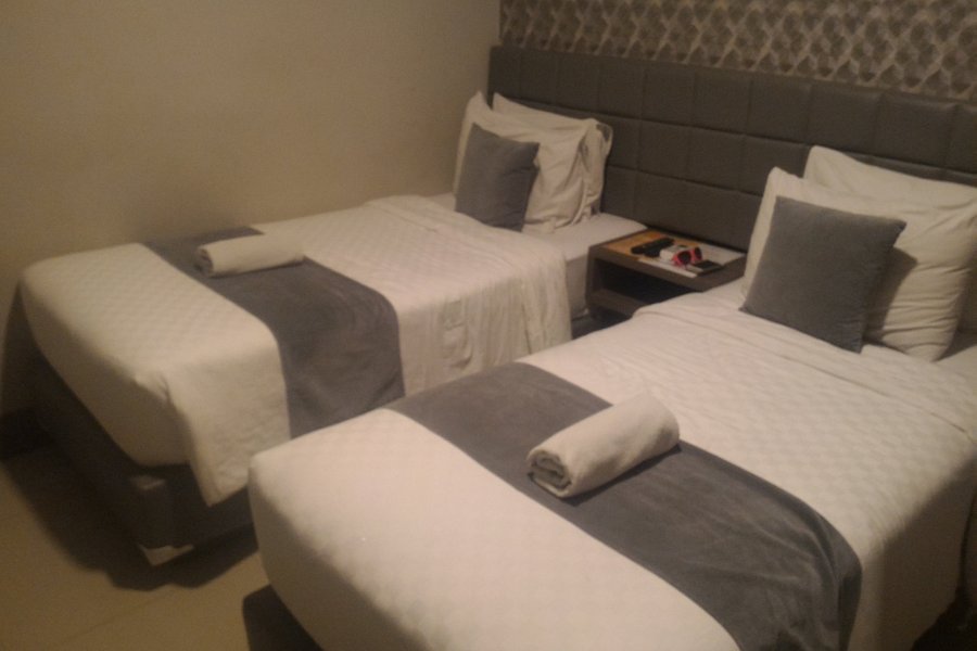 Lokasi Hotel, Review Singkat, Daftar Harga Kamar, Cara Pesan Kamar, Fasilitas Yang Ada, Kebijakan Hotel , Tempat Populer Terdekat