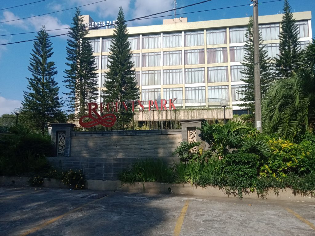 Alamat Regents Park, Tentang Hotel, Tarif Per Malam, Fasilitas Hotel, Banyak Promo Menarik, Spot Menarik Terdekat
