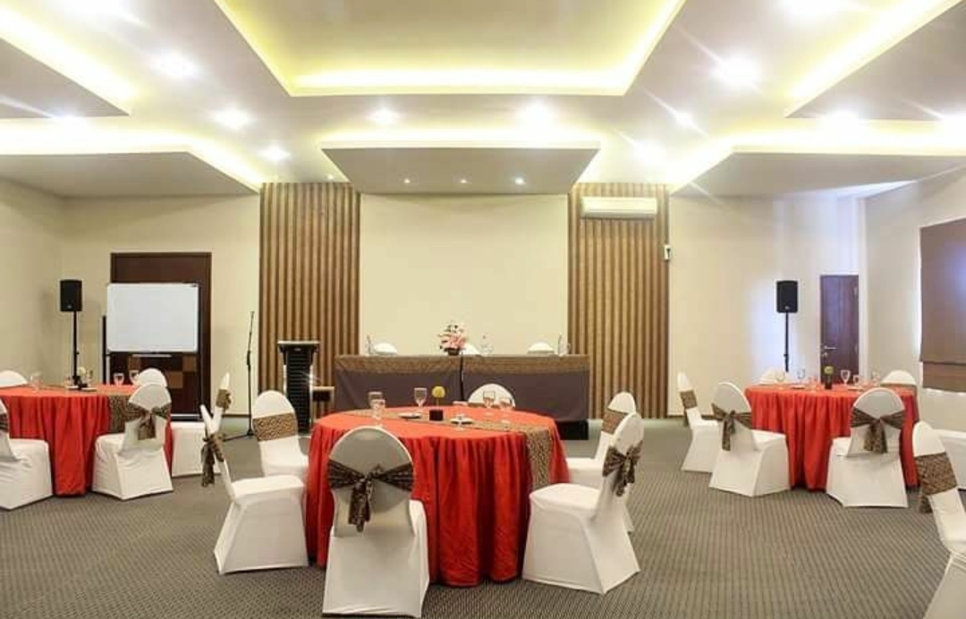 Lokasi Hotel, Review Hotel, Daftar Harga Kamar, Cara Booking Kamar, Fasilitas Andelir Convention , Spot Populer Terdekat