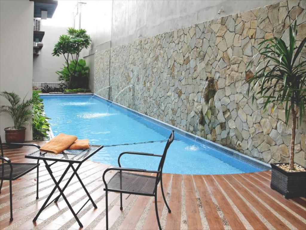 Lokasi Hotel, Review Hotel, Daftar Harga Kamar, Cara Booking Kamar, Fasilitas Andelir Convention , Spot Populer Terdekat