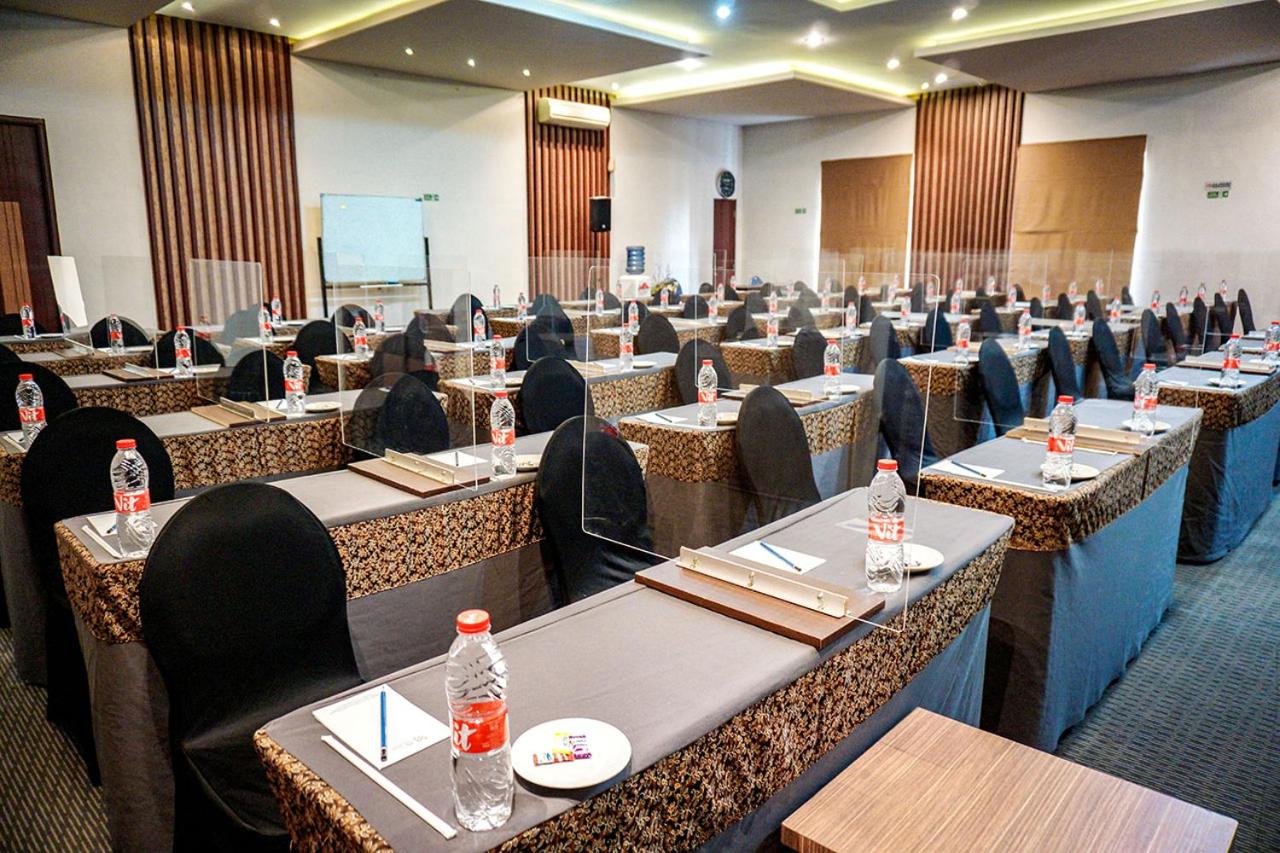 Lokasi Hotel, Review Hotel, Daftar Harga Kamar, Cara Booking Kamar, Fasilitas Andelir Convention , Spot Populer Terdekat