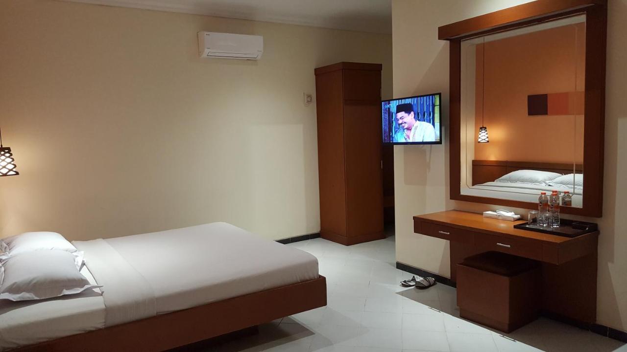 Alamat Lengkap, Review Hotel , Daftar Harga Kamar , Fasilitas Andalan, Booking Sekarang Yuk, Tempat Populer Terdekat