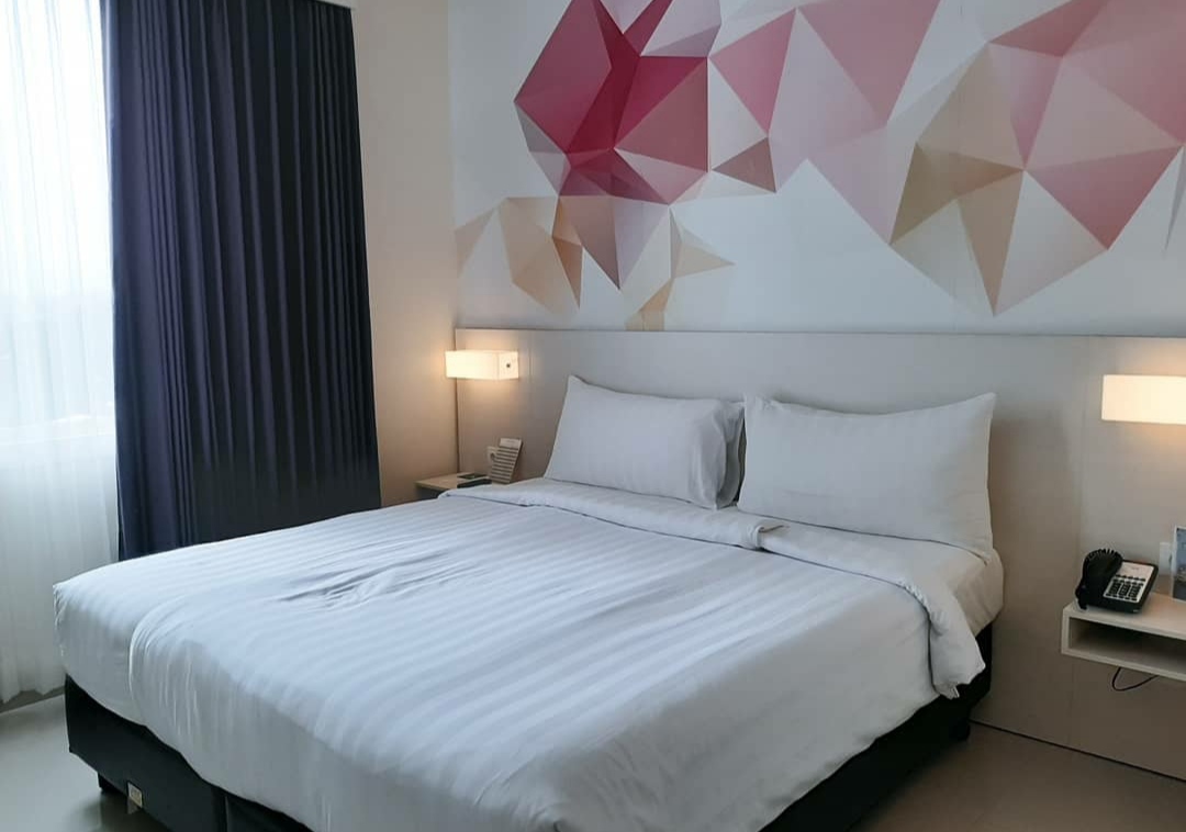 Lokasi Dimana, Review Hotel , Berapa Harga Kamar, Cara Booking Kamar, Fasilitas dan Layanan, Objek Wisata Terdekat