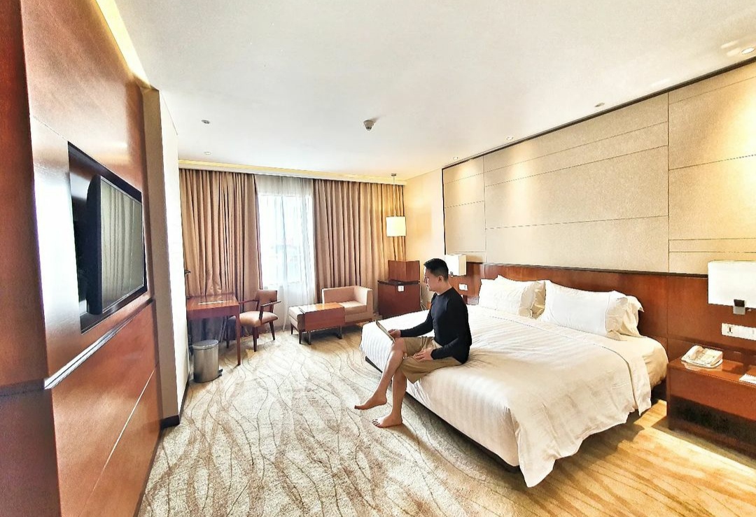 Lokasi Hotel , Review Hotel, Daftar Tarif Kamar, Cara Booking Kamar , Fasilitas Mewah , Wisata Menarik Terdekat 