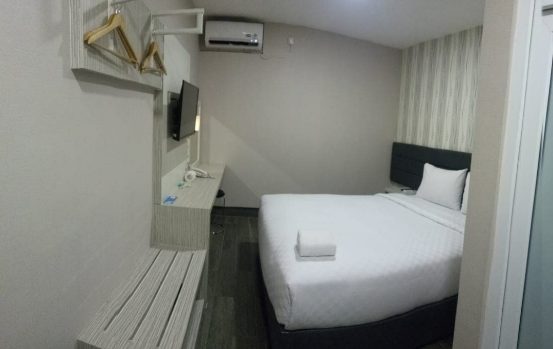 Lokasi Hotel, Review Singkat, Daftar Harga Kamar, Cara Pesan Kamar, Fasilitas Yang Ada, Kebijakan Hotel , Tempat Populer Terdekat