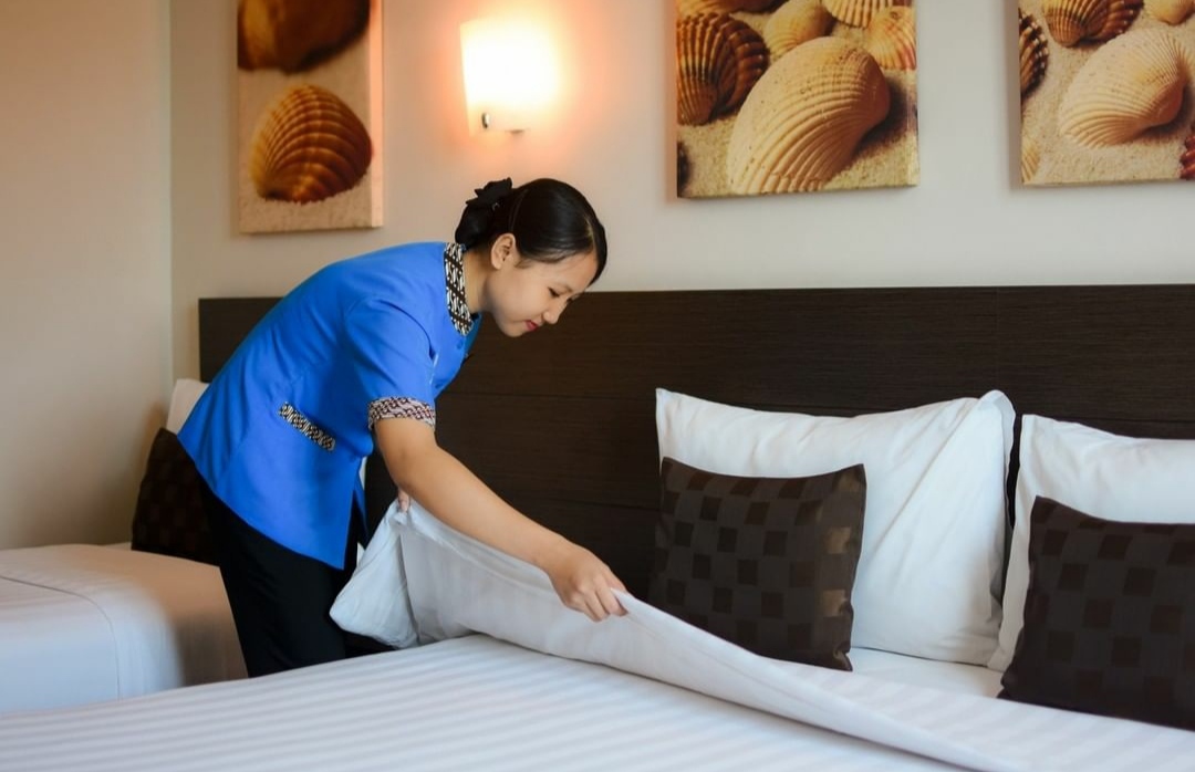 Lokasi Strategis, Review Singkat, Daftar Harga Kamar, Cara Booking Kamar, Fasilitas Lengkap, Paket Menarik, Tempat Wisata Terdekat