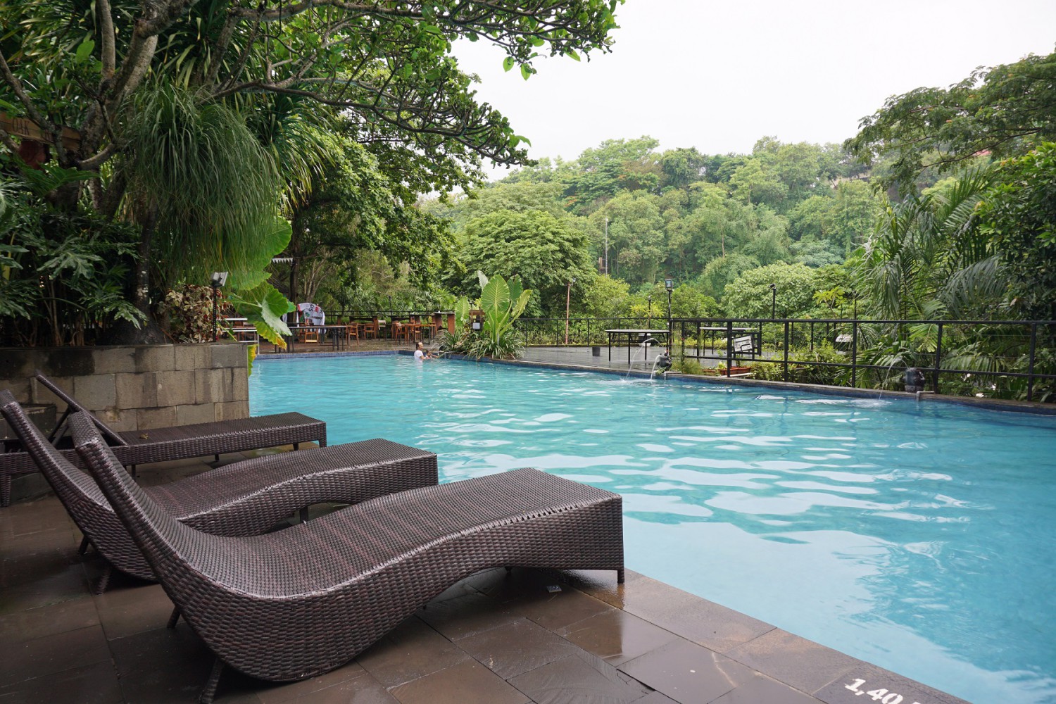 Lokasi Hotel, Review Hotel, Daftar Harga Kamar, Fasilitas Pendukung, Pemesanan Kamar, Spot Menarik Disekitar