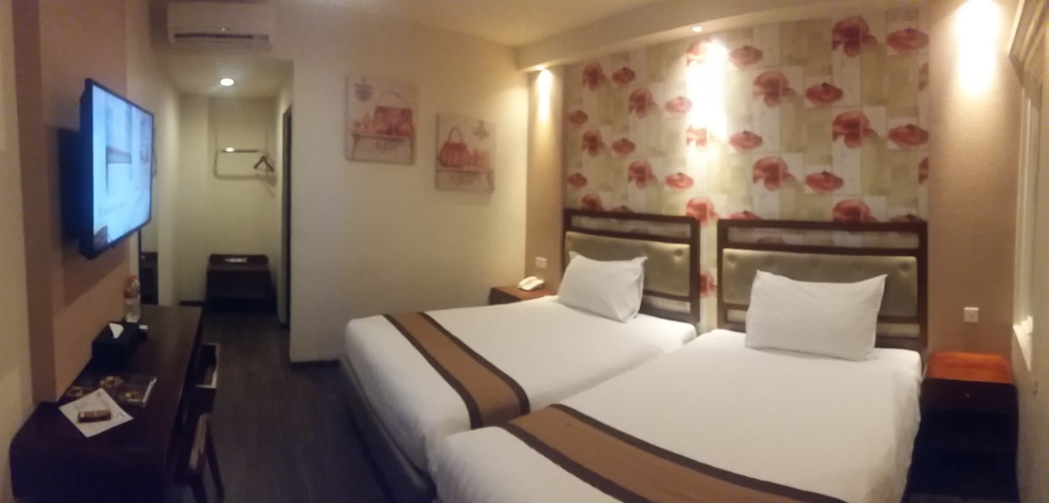 Alamat Lengkap, Tentang Hotel , Tarif Kamar, Fasilitas dan Layanan, Spot Populer