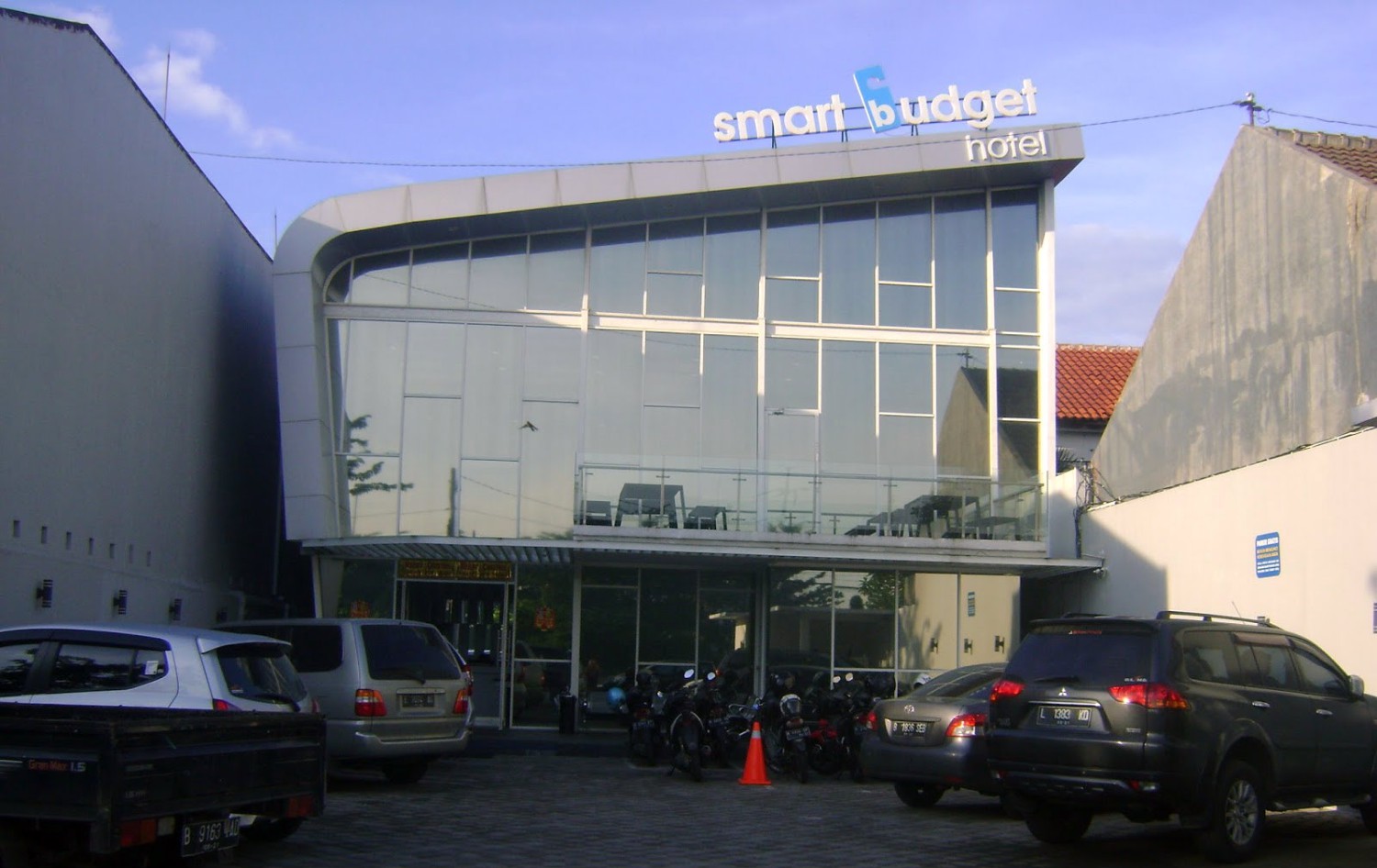 Lokasi Hotel, Review Singkat, Daftar Harga Kamar, Cara Pesan Kamar, Fasilitas Yang Ada, Kebijakan Hotel , Tempat Populer Terdekat