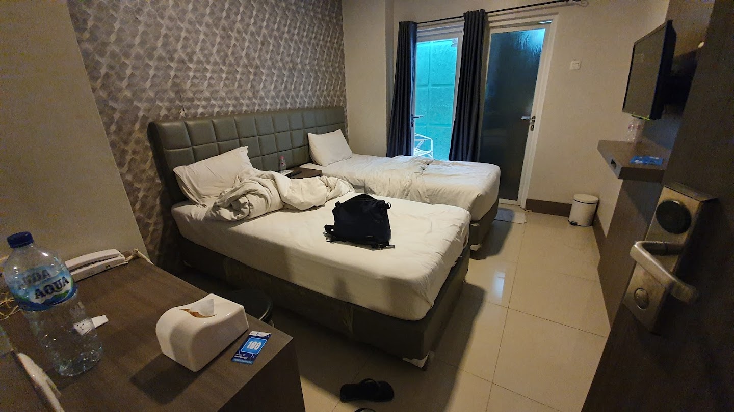 Lokasi Hotel, Review Singkat, Daftar Harga Kamar, Cara Pesan Kamar, Fasilitas Yang Ada, Kebijakan Hotel , Tempat Populer Terdekat