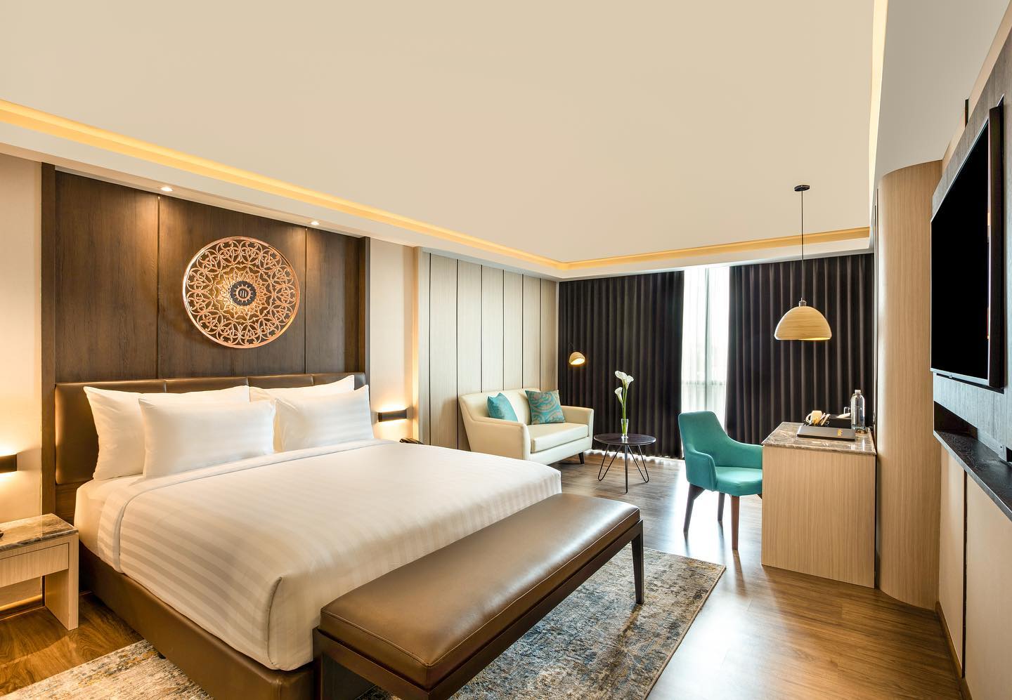 Review Singkat, Daftar Harga Kamar, Tempat Makan, Fasilitas Yang Ada, Wedding Package, Rute Menuju Lokasi, Tempat Terkenal di Sekitar