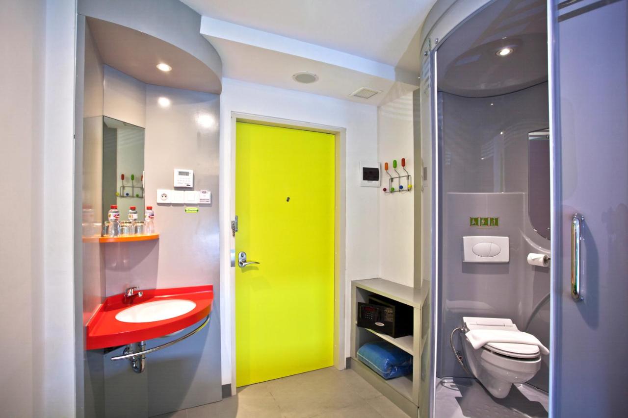 Alamat Hotel, TentangHotel, Harga Kamar, Fasilitas Yang Ada, Spot Menarik Terdekat, Reservasi Sekarang Yuk! 