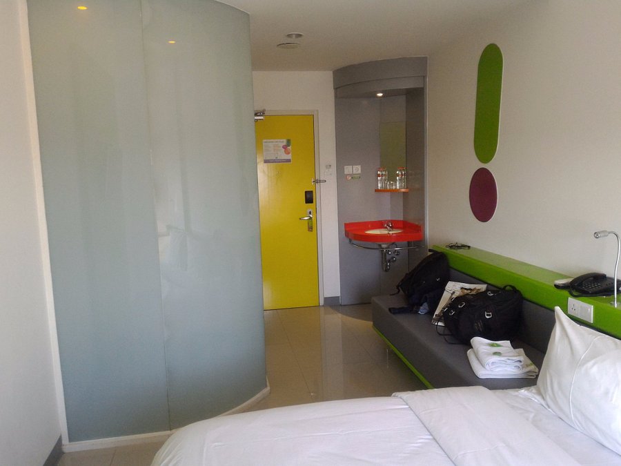 Alamat Hotel, Tentang Pop Hotel, Tarif Kamar, Cara Booking Mudah, Fasilitas dan Layanan, Penting Diperhatikan, Tempat Populer Didekatnya? 
