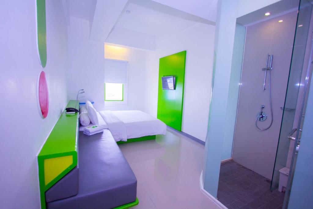 Alamat Hotel, Tentang Pop Hotel, Tarif Kamar, Cara Booking Mudah, Fasilitas dan Layanan, Penting Diperhatikan, Tempat Populer Didekatnya? 