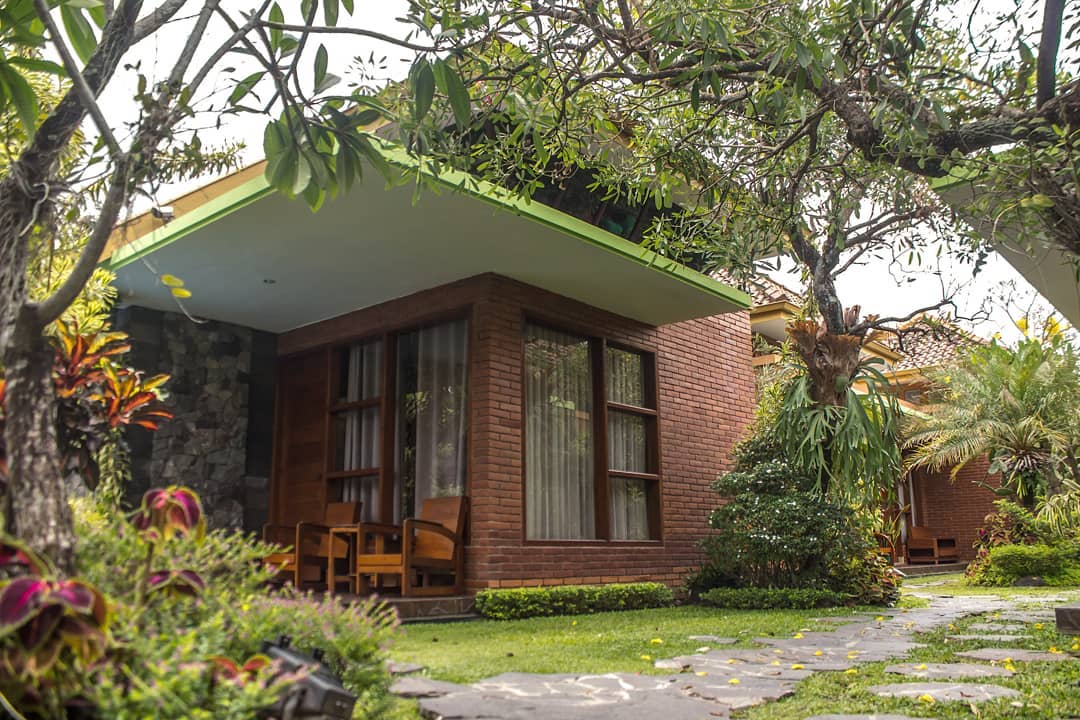 Review Singkat, Daftar Harga Kamar, Tempat Makan, Fasilitas Yang Ada, Rute Menuju Lokasi, Tempat Terkenal di Sekitar