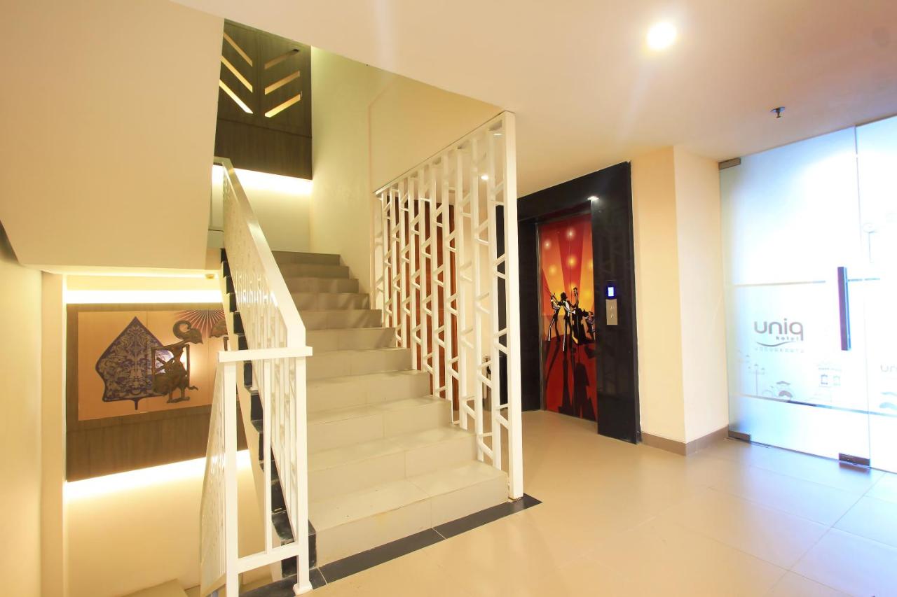 Lokasi Dimana, Review Hotel, Tarif Kamarnya, Booking Tidak Ribet, Fasilitas Uniq, Banyak Tempat Menarik