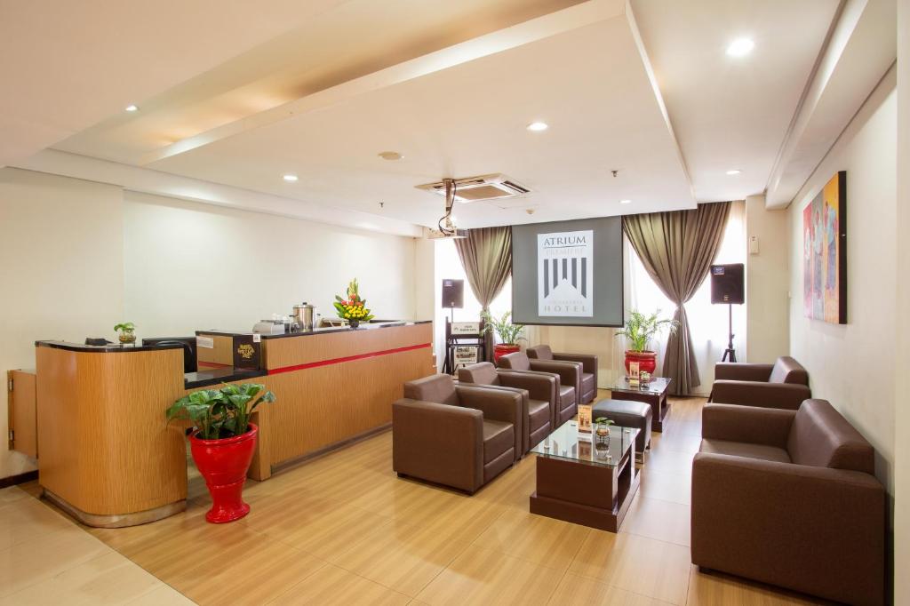 Alamat Lengkap, Tentang Hotel, Info Kamar , Fasilitas Yang Ada , Menarik Dekat Hotel