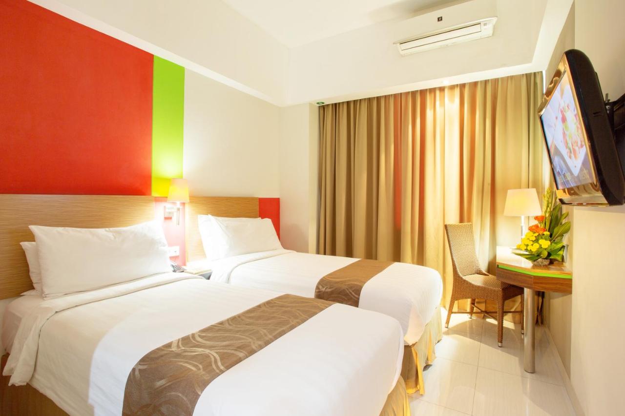 Alamat Lengkap, Tentang Hotel, Info Kamar , Fasilitas Yang Ada , Menarik Dekat Hotel