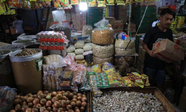 1. Jaya Mandiri, 2. Surya Gemilang, 3. Kulak Sembako, 4. Berkah Grosir Sembako, 5. Sumber Jaya Grosir, 6. UD Raja Sembako, 7. Sayur Bunda, 8. Artomoro Sembako 313, 9. Bu Tumiasih, 10. Adi Jaya, 11. SRC Mulia Jaya