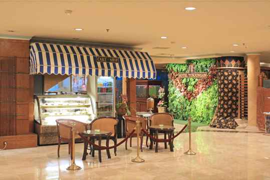 Review Singkat, Daftar Harga Kamar, Tempat Makan, Fasilitas Yang Ada, Events Package dan Harganya, Rute Menuju Lokasi, Tempat Terkenal di Sekitar