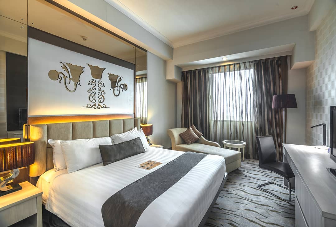 Review Singkat, Daftar Harga Kamar, Tempat Makan, Fasilitas Yang Ada, Meeting And Events, Rute Menuju Lokasi, Tempat Terkenal di Sekitar