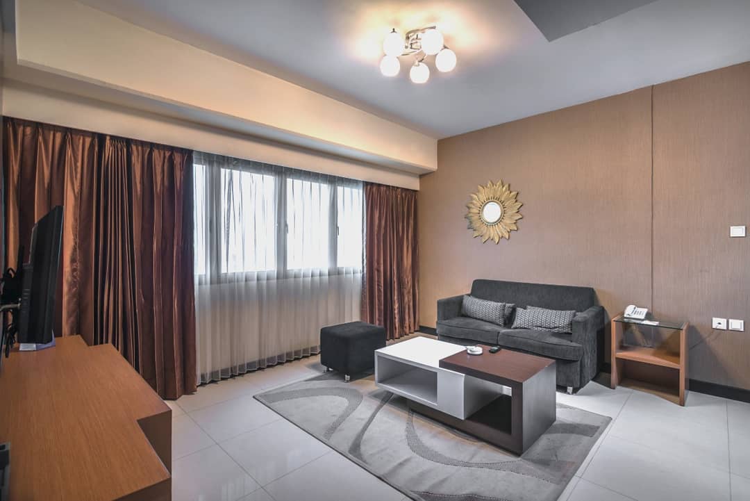 Review Singkat, Daftar Harga Kamar, Tempat Makan, Fasilitas Yang Ada, Meeting And Events, Rute Menuju Lokasi, Tempat Terkenal di Sekitar