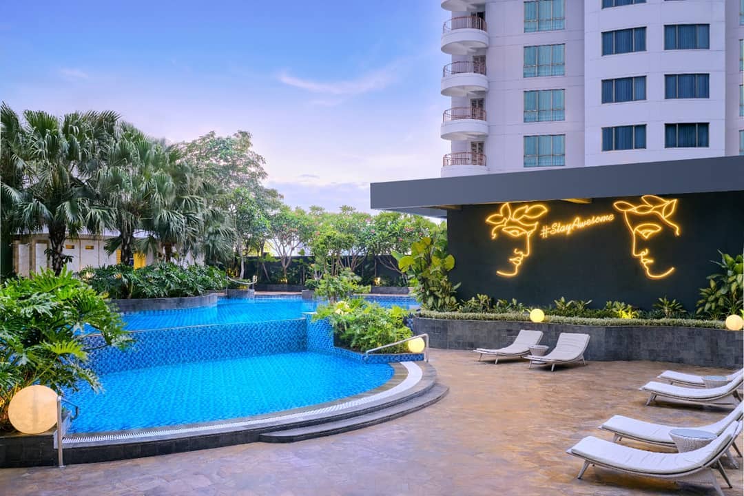 Review Singkat, Daftar Harga Kamar, Tempat Makan, Fasilitas Yang Ada, Rute Menuju Lokasi, Tempat Terkenal di Sekitar