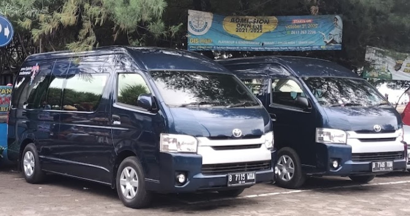 1. Obet Rent Car, 2. 168 Premium Rent Car, 3. Gamma Rent Car, 4. Mutiara Mas Perkasa (M2P) Rent Car, 5. Risqi Rental, 6. Dutrans, 7. Bagas Rent Car, 8. FF Rent Car, 9. Andalan Kita Rental, 10. Pesona Raditya Trans