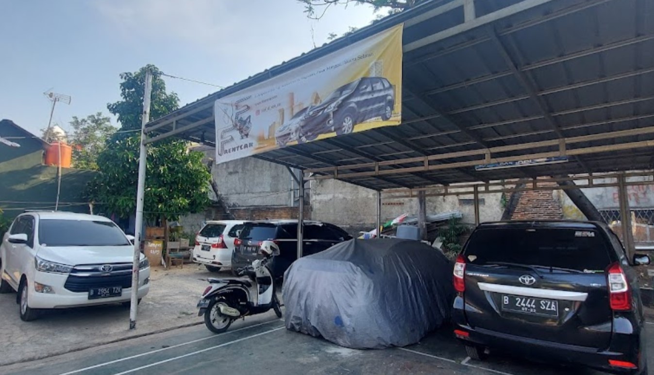 1. Obet Rent Car, 2. 168 Premium Rent Car, 3. Gamma Rent Car, 4. Mutiara Mas Perkasa (M2P) Rent Car, 5. Risqi Rental, 6. Dutrans, 7. Bagas Rent Car, 8. FF Rent Car, 9. Andalan Kita Rental, 10. Pesona Raditya Trans