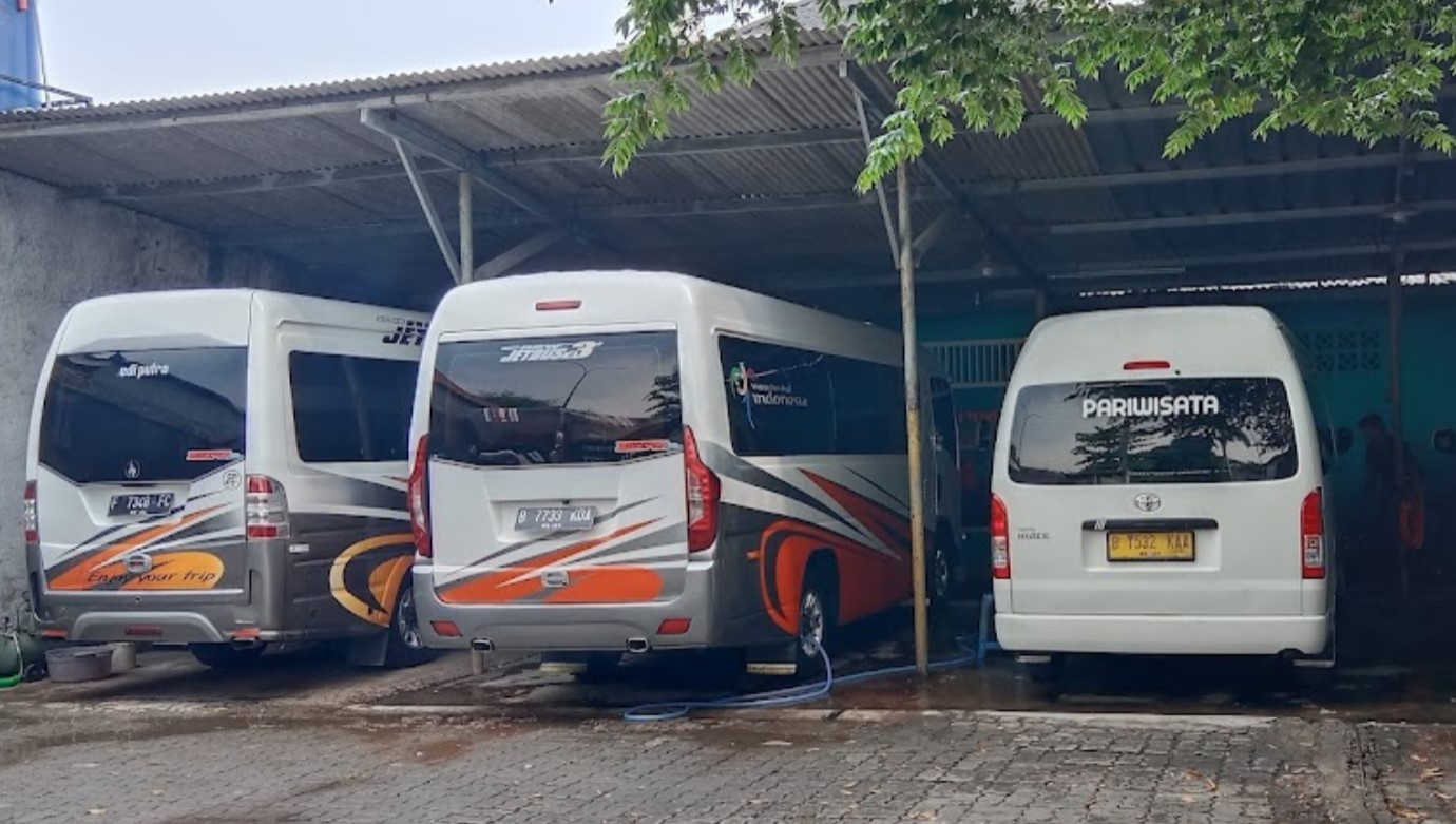 1. Alput Rent Car, 2. CV Kembar Jaya Barokah (KJB), 3. Andalan Kita, 4. Kholil Rent Car, 5. Cibbas Oto Trans, 6. TsT RentCar, 7. Dandung Rental, 8. Asmer Rental, 9. Sedati Rent Car, 10. Zaffran Trans