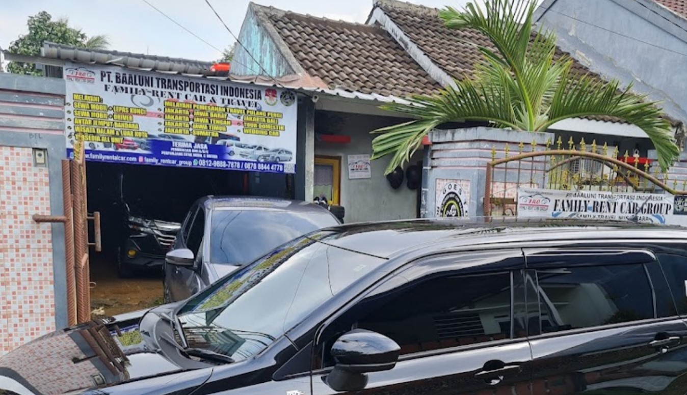1. Khanza Rent Car, 2. Kasri Rental, 3. Rental Mobil 77, 4. CGC Rentcars, 5. Hendry Rent Car, 6. Regar Rental, 7. Rully Shasongko Rental, 8. Acropolis Rental, 9. Emily RentCar, 10. Family Rent Car Group