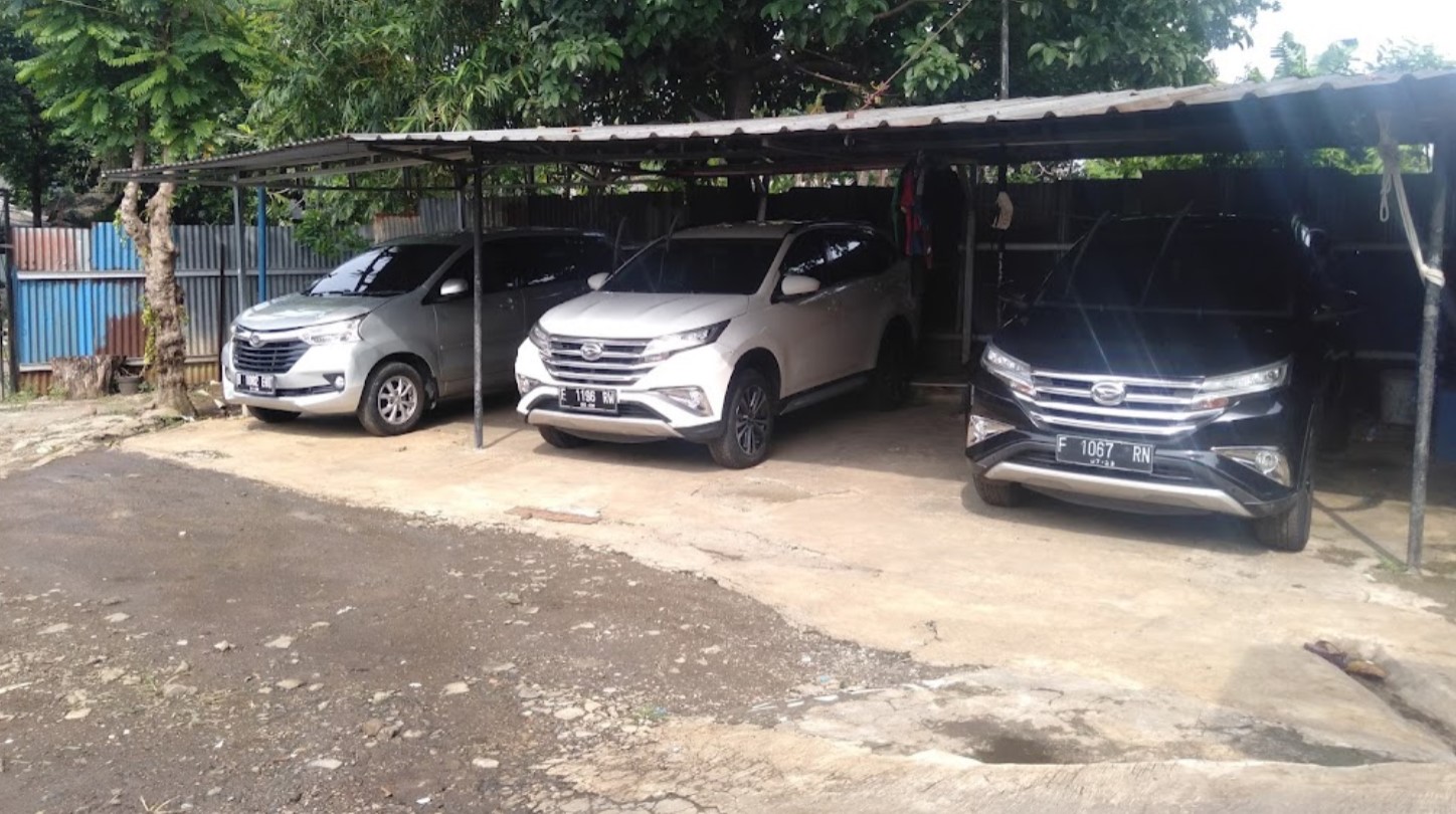 1. Khanza Rent Car, 2. Kasri Rental, 3. Rental Mobil 77, 4. CGC Rentcars, 5. Hendry Rent Car, 6. Regar Rental, 7. Rully Shasongko Rental, 8. Acropolis Rental, 9. Emily RentCar, 10. Family Rent Car Group