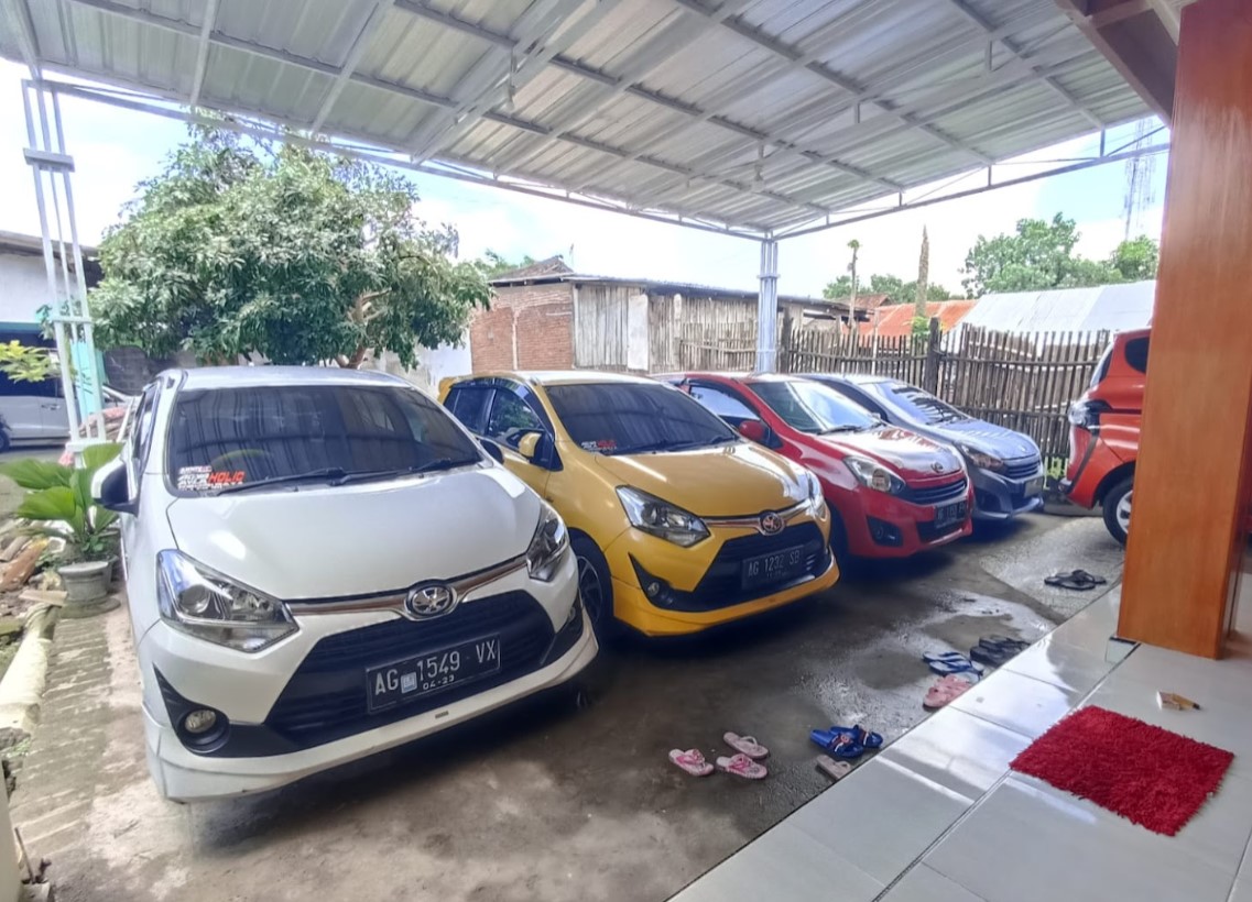 1. Joyo Makmur, 2. AGA Travel, 3. RBP Trans, 4. Alesha Trans, 5. Ceria Travel, 6. Adya Trans, 7. Almeera Transport, 8. FYP Trans, 9. Brawijaya Tour and Travel, 10. Gemini Rental