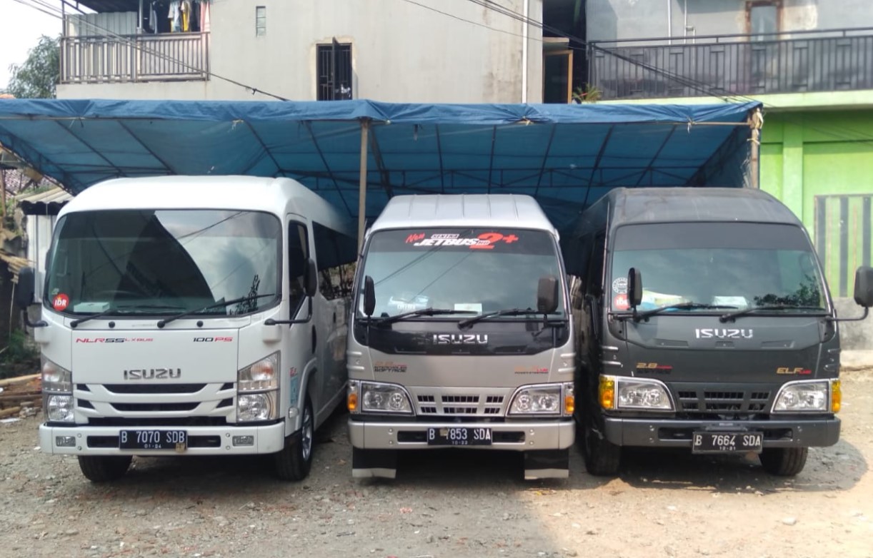 1. Khanza Rent Car, 2. Kasri Rental, 3. Rental Mobil 77, 4. CGC Rentcars, 5. Hendry Rent Car, 6. Regar Rental, 7. Rully Shasongko Rental, 8. Acropolis Rental, 9. Emily RentCar, 10. Family Rent Car Group