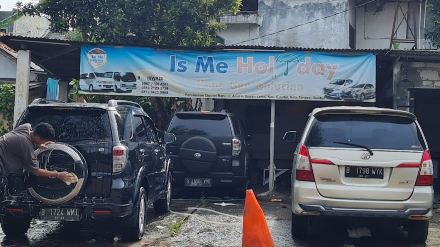 1. Mutiara RentCar (MRC), 2. WYD Rent Cars, 3. Inara Rentcar 2, 4. NGS Rental, 5. IsMe Holiday, 6. Aris Rent Car, 7. Pandawa 82, 8. Rajaura Rent Car, 9. AZA Rentcar, 10. MyBud Rentcar