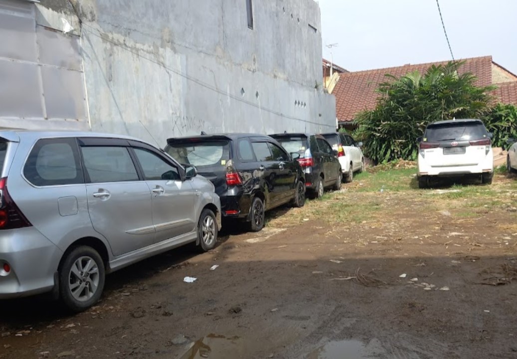 1. Khanza Rent Car, 2. Kasri Rental, 3. Rental Mobil 77, 4. CGC Rentcars, 5. Hendry Rent Car, 6. Regar Rental, 7. Rully Shasongko Rental, 8. Acropolis Rental, 9. Emily RentCar, 10. Family Rent Car Group