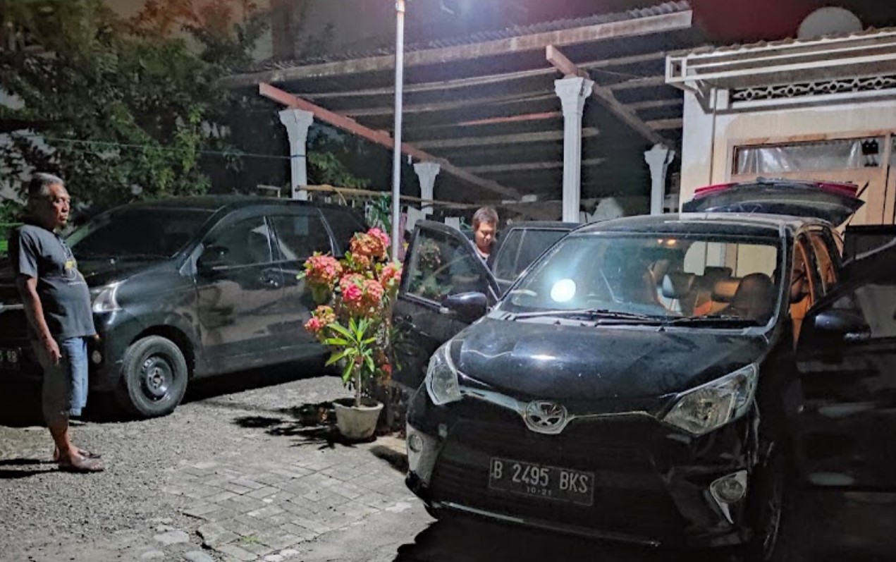 1. Agus Rental, 2. Kota Kota Transport, 3. Apriana Carter, 4. APS.RentCar, 5. Cimadu Trans, 6. Rosella Garage, 7. Sri Ayu Rentcar, 8. SA Rental, 9. Awani Rental, 10. Atha Trans